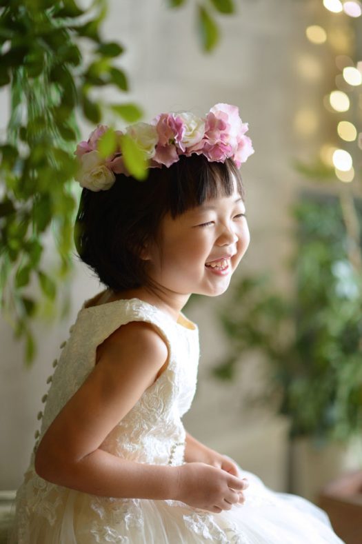 7歳　女の子　お誕生日撮影　白いドレス