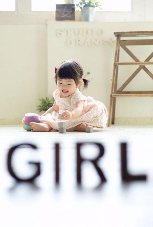 女の子　ピンクのドレス　1歳　お誕生日