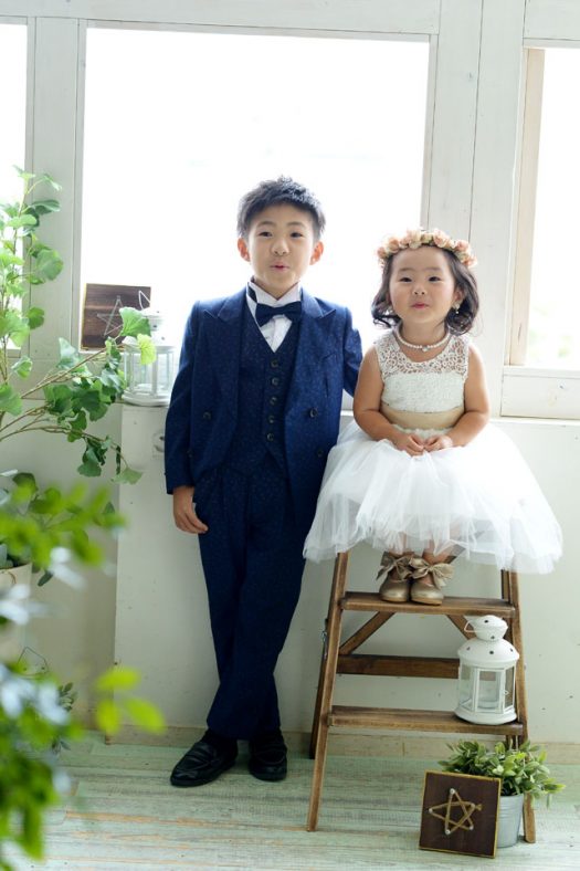 ドレス　兄弟撮影　新郎新婦みたい