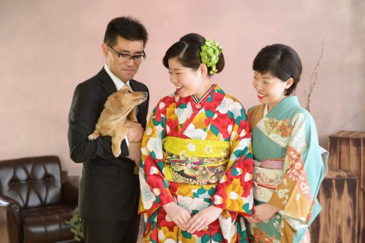 成人式　家族写真　犬　ミニチュアダックスフンド