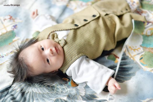 お宮参り　初着　お祝い着　着物　洋装　ベビータキシード　裸んぼ　男の子　家族撮影　記念写真　かわいい　かっこいい　家族　奈良　スタジオ　奈良スタジオ　