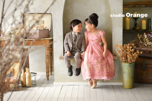 フォトスタジオ　写真館　バースデー　お誕生日　洋装　スーツ　ドレス　私服　兄妹写し　姉妹写し　兄妹写し　姉弟写し　奈良市　学園前　生駒　大和郡山市　精華町　木津川市