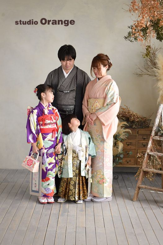 フォトスタジオ　写真館　七五三　和装　袴　帯　被布　姉妹写し　兄弟写し　兄妹写し　姉弟写し　家族写し　奈良市　学園前　生駒　大和郡山市　精華町　木津川市　春日大社　帯解寺　菅原天満宮　生駒大社　率川神社