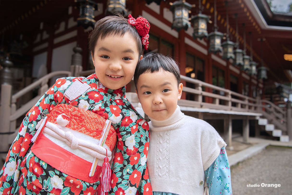 奈良・石上神宮で紅葉と一緒に七五三出張写真撮影