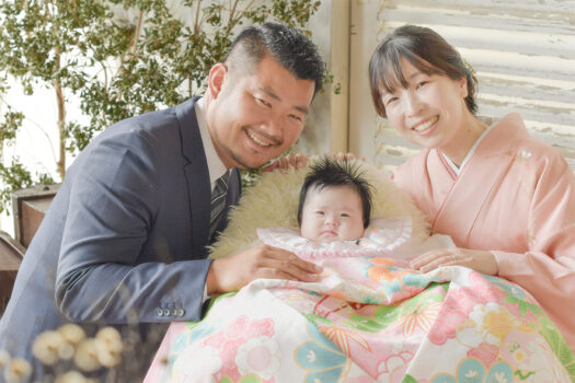 お宮参り　ファミリーフォト　3ヶ月女の子