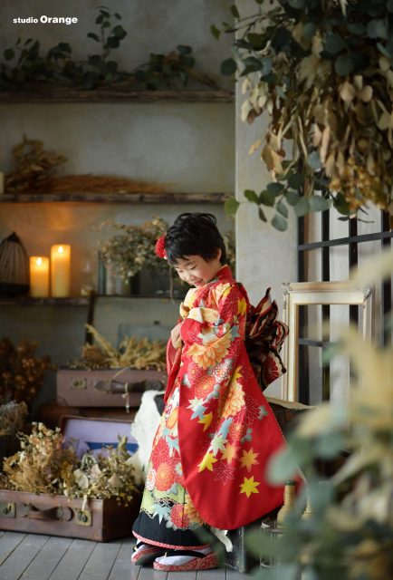 七五三　春日大社　紅い着物　帯解寺　着物　スタジオオレンジ　奈良市写真館　奈良県写真館