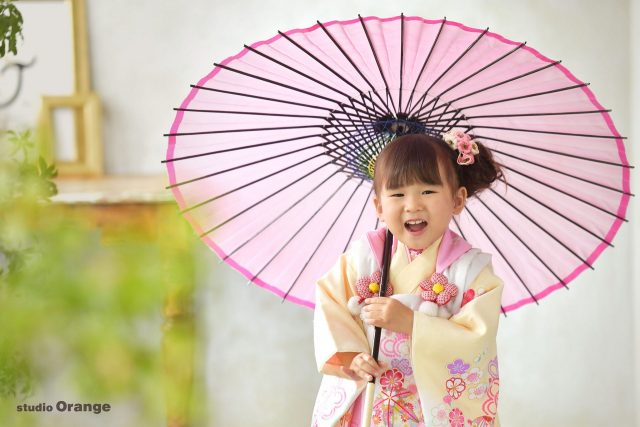 七五三　三歳女の子　奈良　写真館　フォトスタジオ　着物　被布　