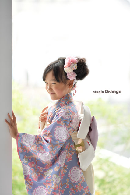 ７歳女の子の七五三前撮り　藤色の着物　奈良市のフォトスタジオにて写真撮影