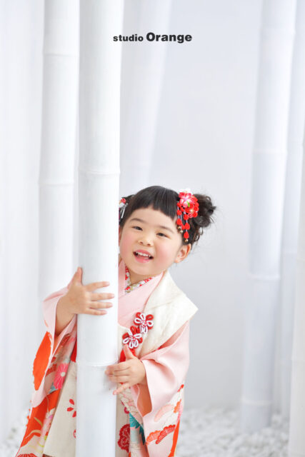 奈良市の写真館で撮影した七五三写真　3歳女の子がピンクの着物を着ている