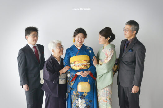 奈良市のフォトスタジオ・スタジオオレンジで撮影した成人式の家族写真