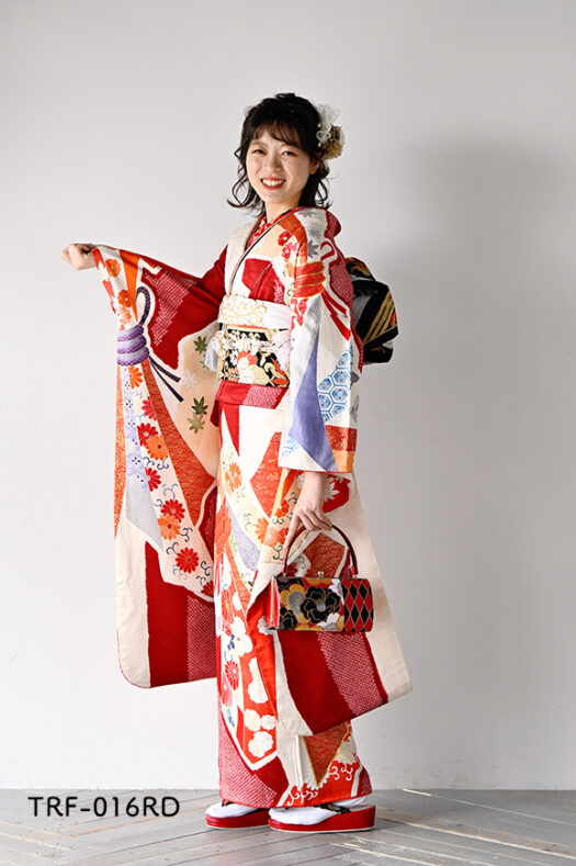 奈良市の写真館スタジオオレンジで成人式前撮り後撮り写真撮影　赤い振袖　二十歳