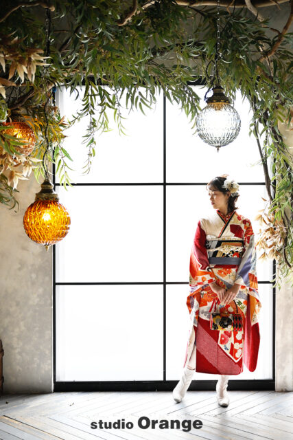 奈良市の写真館スタジオオレンジで成人式前撮り後撮り写真撮影　赤い振袖　二十歳