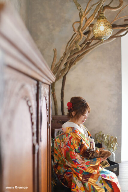 奈良市のフォトスタジオ・スタジオオレンジで撮影したフォトウェディング　ウェディングフォト　オレンジの着物　色打掛　結婚記念日