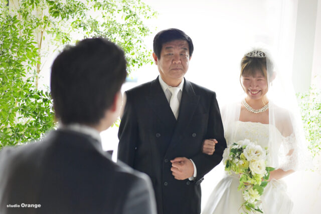 奈良市のフォトスタジオ・スタジオオレンジで撮影したウェディングフォト　家族写真撮影　結婚記念日　ヴァージンロード