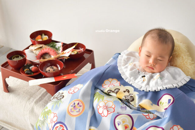 奈良市の写真館・スタジオオレンジで撮影したお食い初め百日祝いの記念写真　お祝い膳　鯛