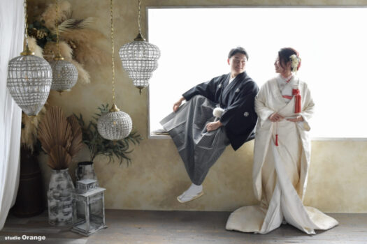 奈良市の写真スタジオで撮影したウェディングフォト　新郎新婦の記念写真　挙式の前撮り写真　白打掛