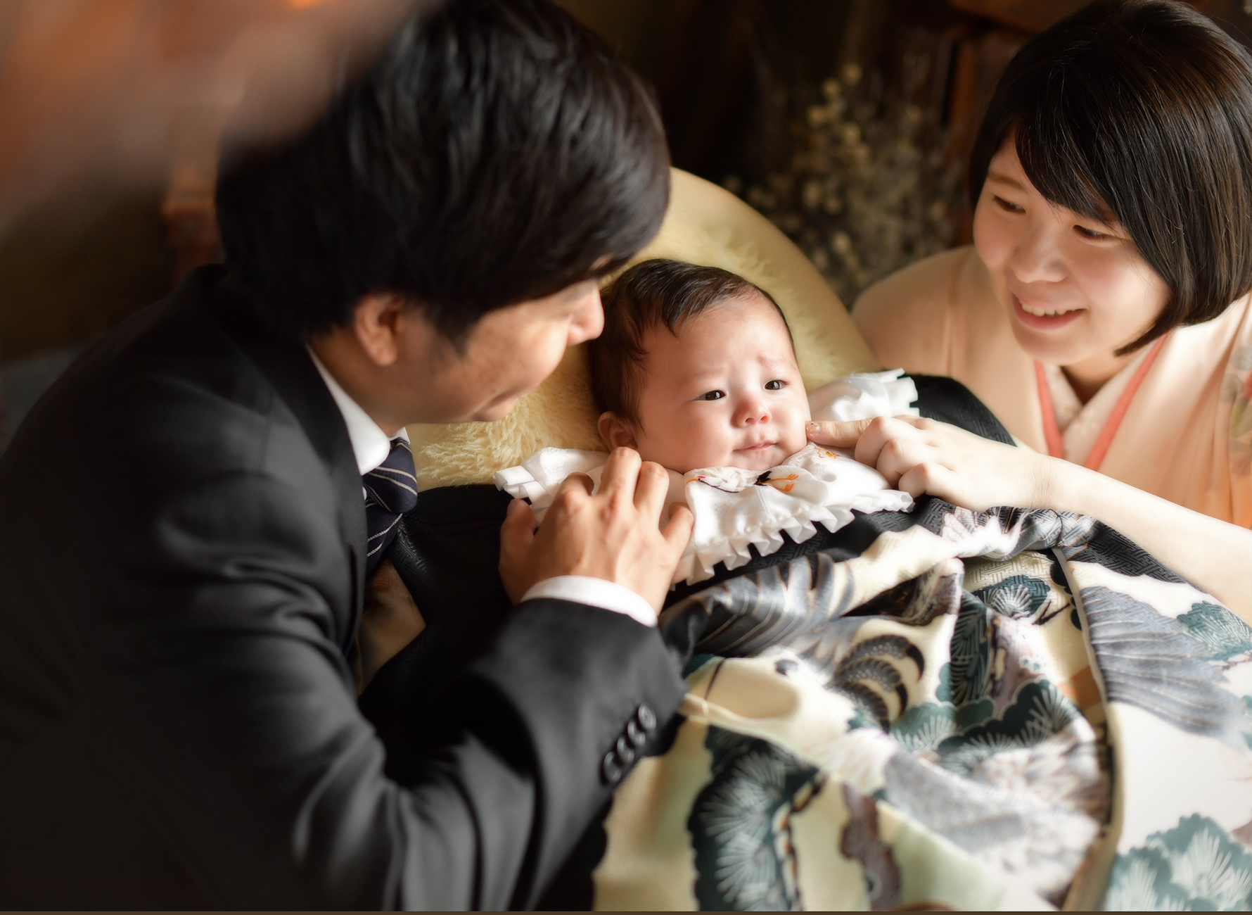 奈良市の写真館スタジオオレンジで撮影したお宮参り撮影　家族写真　男の子