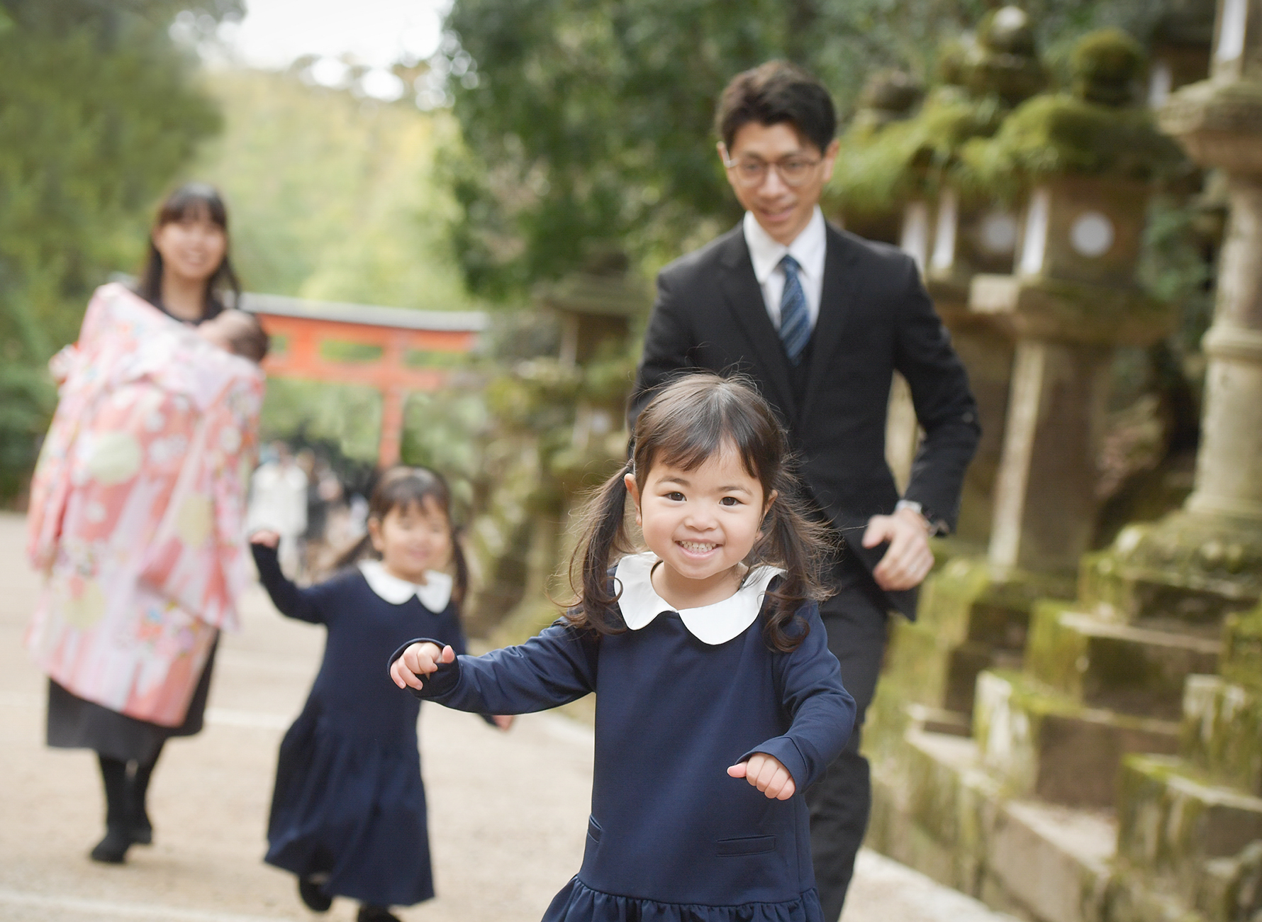 春日大社でお宮参り撮影 出張写真撮影 双子のお姉ちゃん