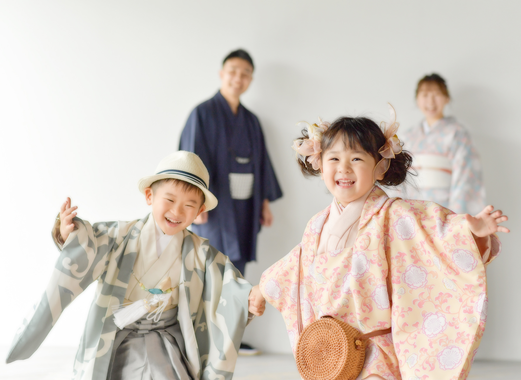 奈良市の写真館スタジオオレンジで撮影した七五三撮影 3歳女の子 被布着物 家族写真