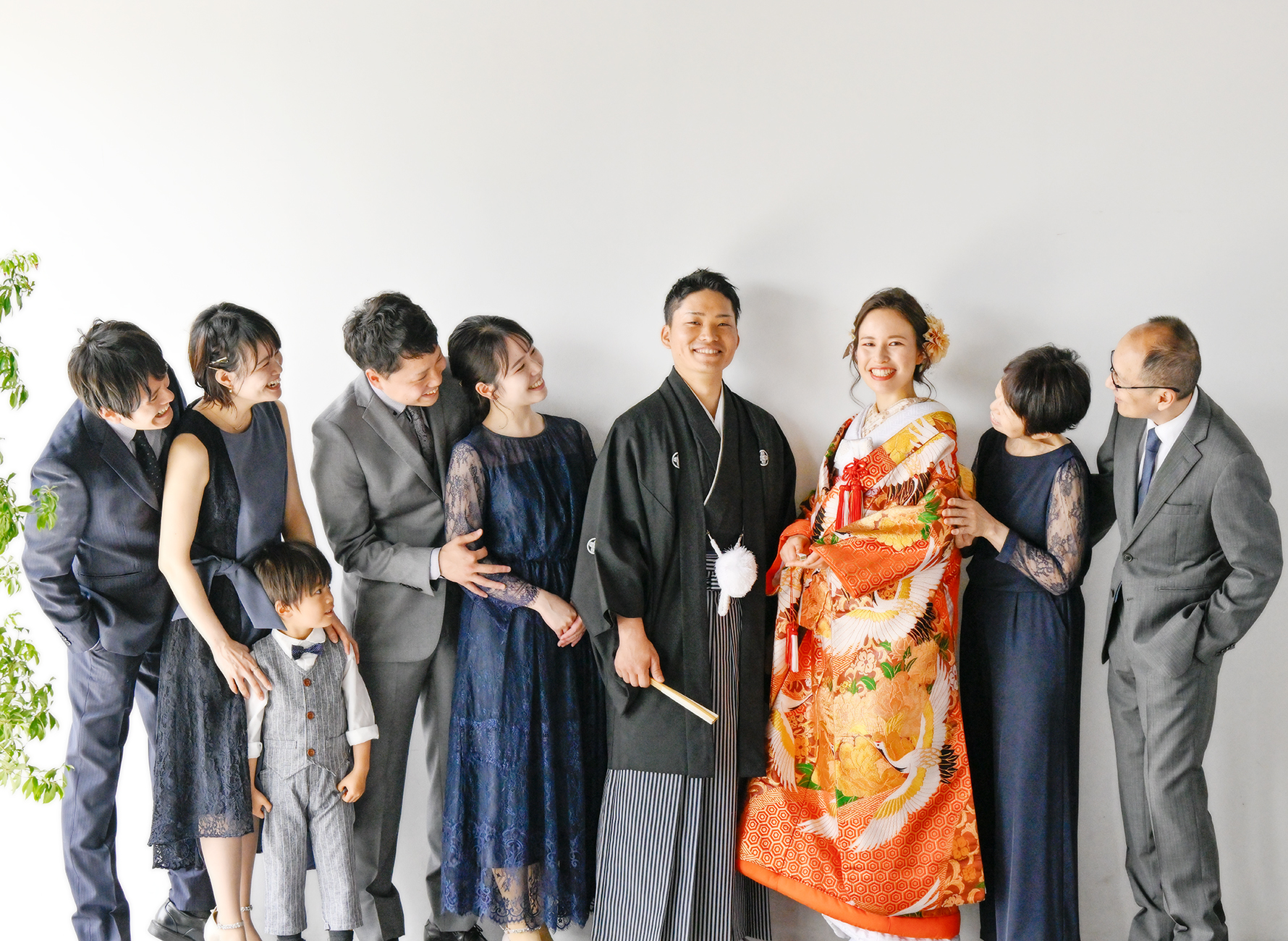 奈良市の写真館スタジオオレンジで撮影したウェディングフォト 新郎新婦 オレンジ色の打掛