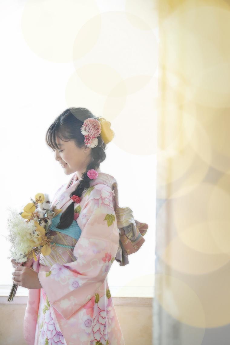 10歳記念でピンクの着物を着た女の子