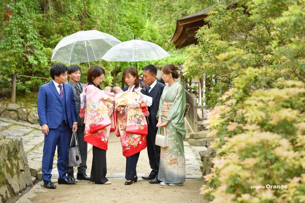 春日大社 お宮参り出張写真撮影 双子ベビー 雨の日