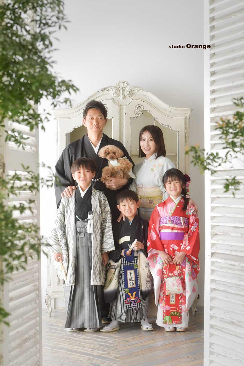 ワンちゃんも一緒。家族全員での七五三撮影