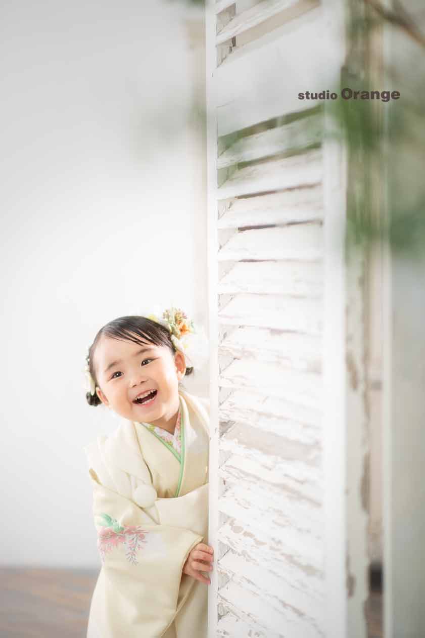 3歳女の子の淡い着物で七五三撮影